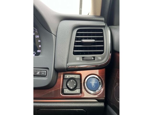 Toyota CROWN SEDAN 2013-02 10851-14