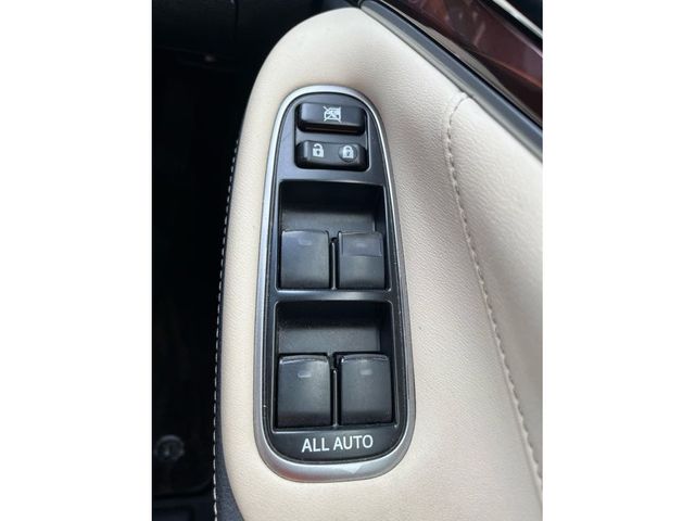 Toyota CROWN SEDAN 2013-02 10851-19