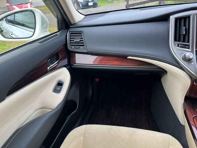 Toyota CROWN SEDAN 2013-02 10851-26