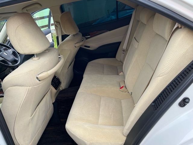 Toyota CROWN SEDAN 2013-02 10851-11