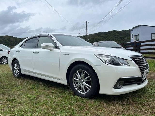 Toyota CROWN SEDAN 2013-02 10851-0