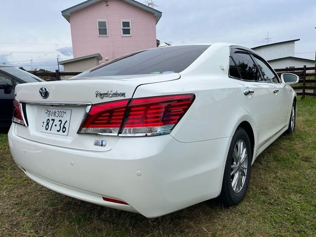 Toyota CROWN SEDAN 2013-02 10851-5