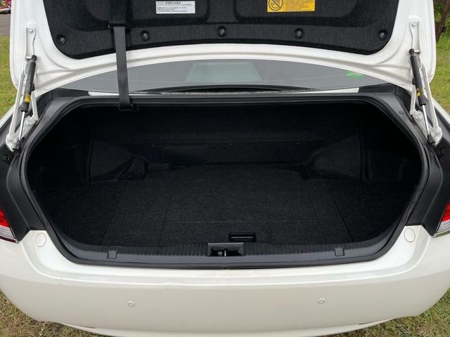 Toyota CROWN SEDAN 2013-02 10851-12