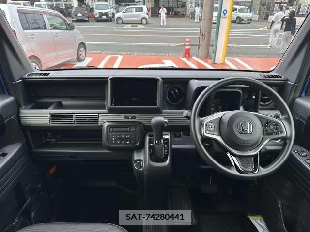 Honda N-VAN 2023-10 307967-5