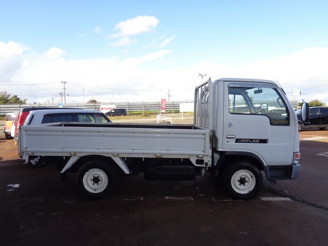 Nissan ATLAS 2000-01 196538-4