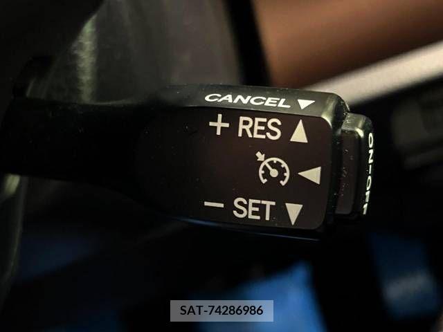 Toyota ESQUIRE 2015-03 336029-4