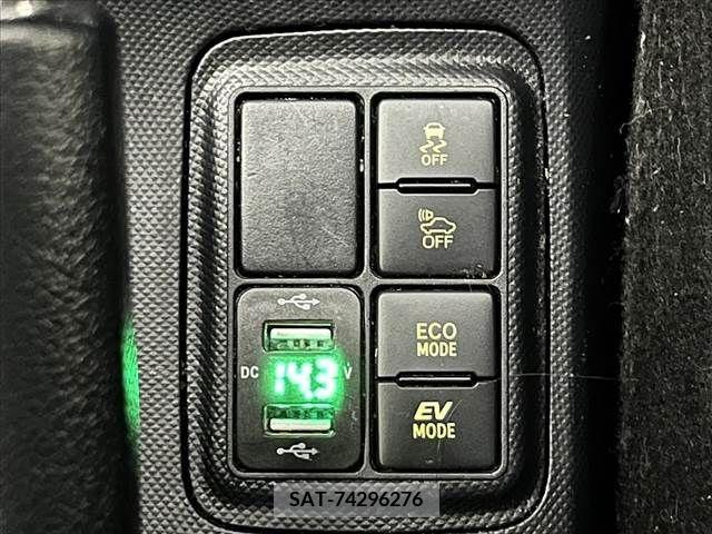 Toyota AQUA 2016-05 260426-4