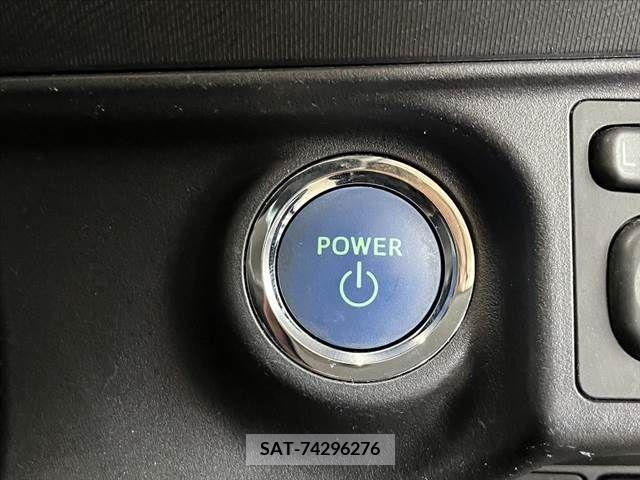 Toyota AQUA 2016-05 260426-18