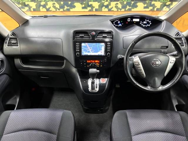 Nissan SERENA 2013-06 196682-1