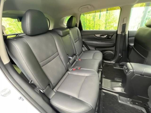 Nissan X-TRAIL 2019-02 10550-9
