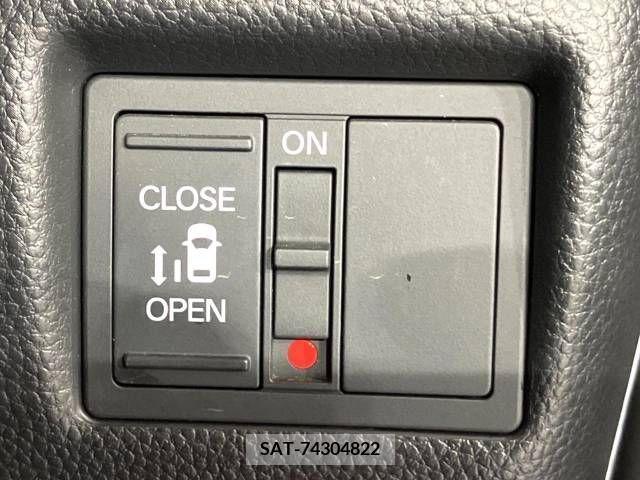Honda N BOX CUSTOM 2018-06 204911-5
