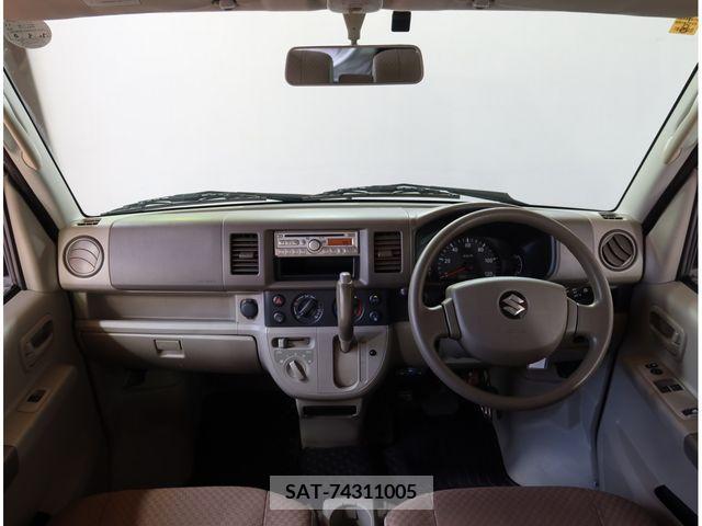 Suzuki EVERY 2013-08 297408-5
