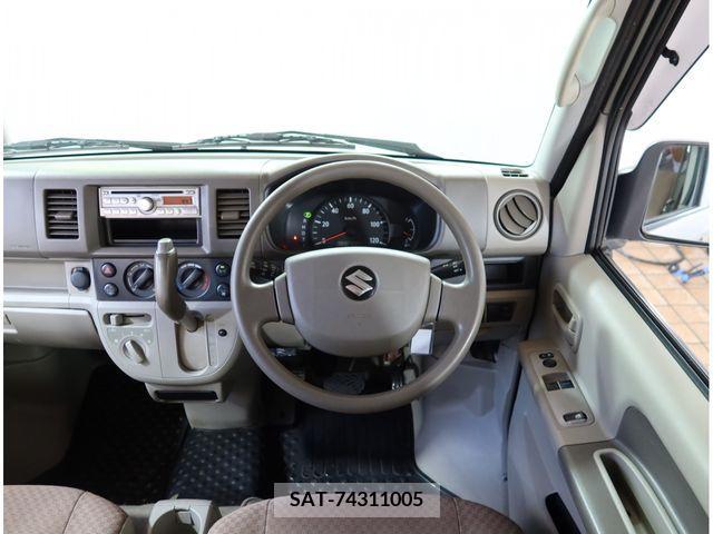 Suzuki EVERY 2013-08 297408-6