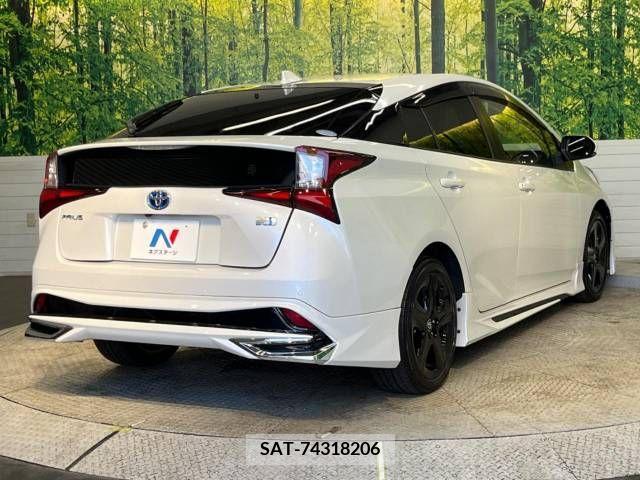 Toyota PRIUS 2021-02 341834-18