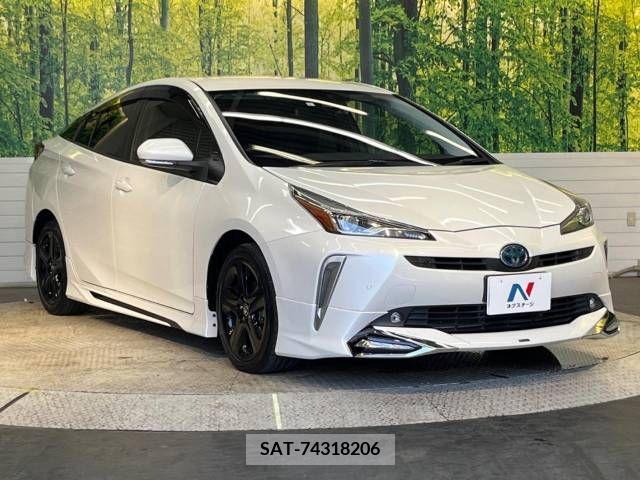 Toyota PRIUS 2021-02 341834-17