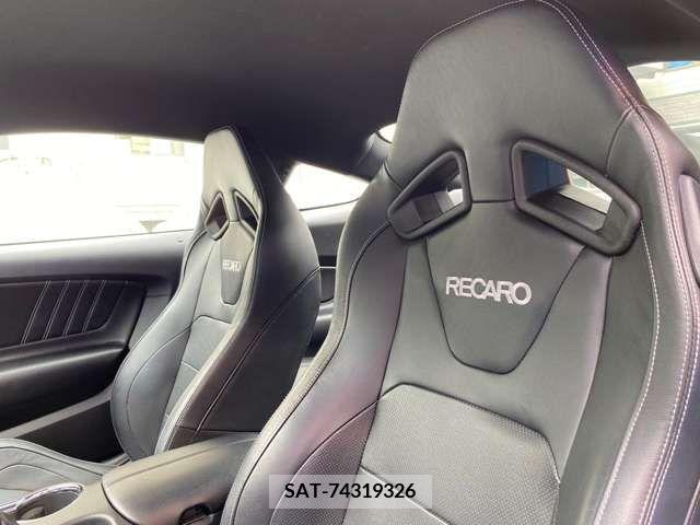 Ford MUSTANG 2021-08 270008-11