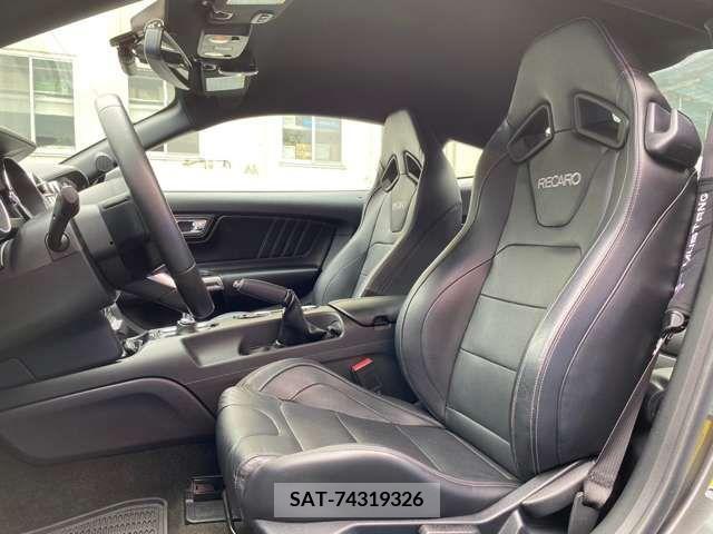 Ford MUSTANG 2021-08 270008-9