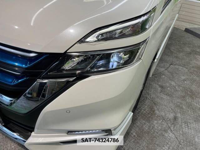 Nissan SERENA 2018-06 367687-17
