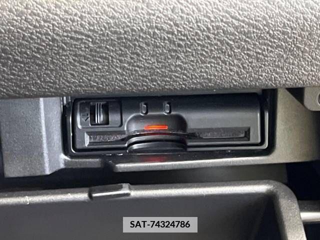 Nissan SERENA 2018-06 367687-7