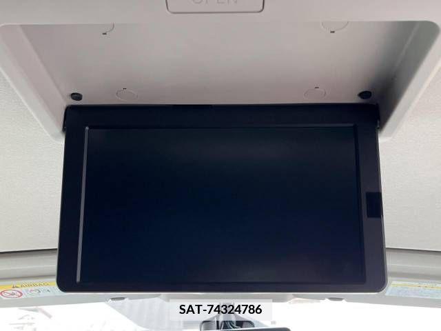 Nissan SERENA 2018-06 367687-3