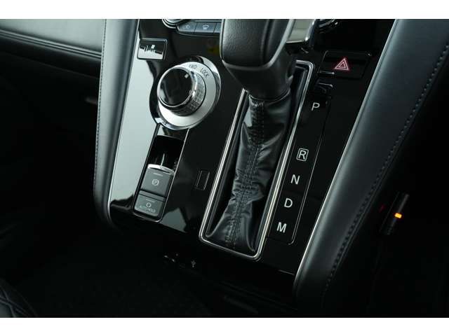 Mitsubishi DELICA D5 2022-09 189230-12