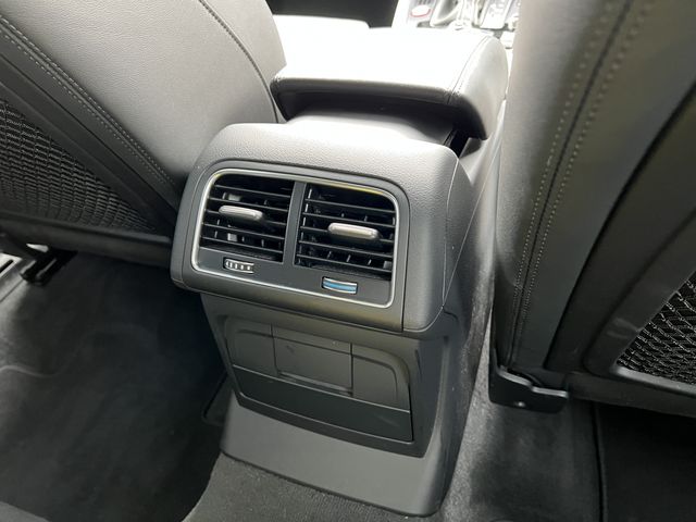 Audi SQ5 2014-08 15138-13