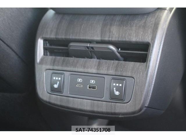Nissan Ariya 2022-05 371648-5