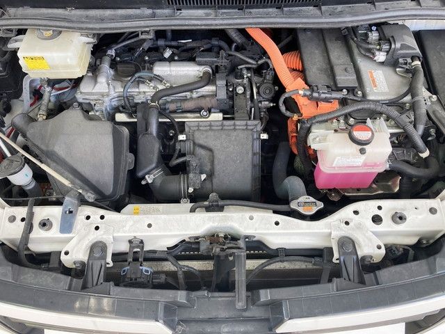 Toyota VOXY HYBRID 2015-06 16680-29