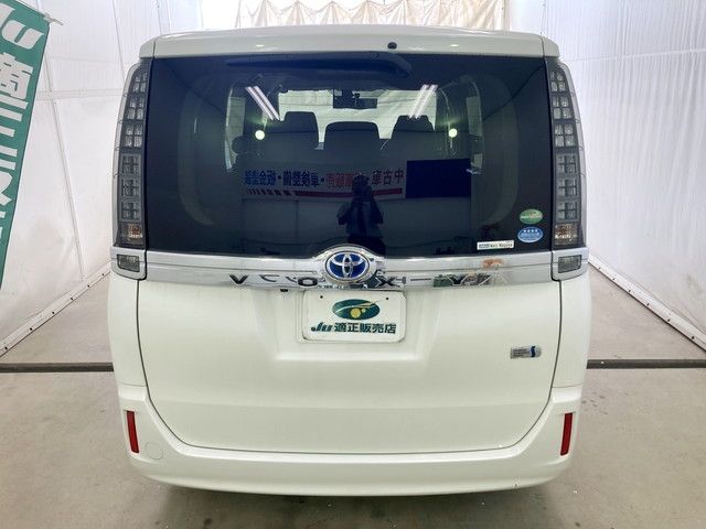 Toyota VOXY HYBRID 2015-06 16680-6