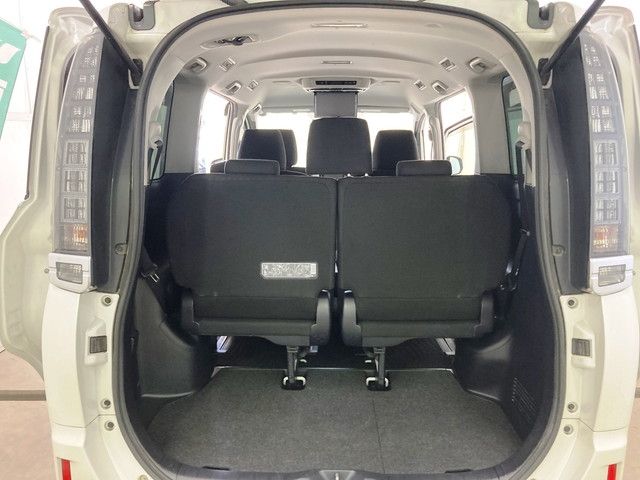 Toyota VOXY HYBRID 2015-06 16680-12