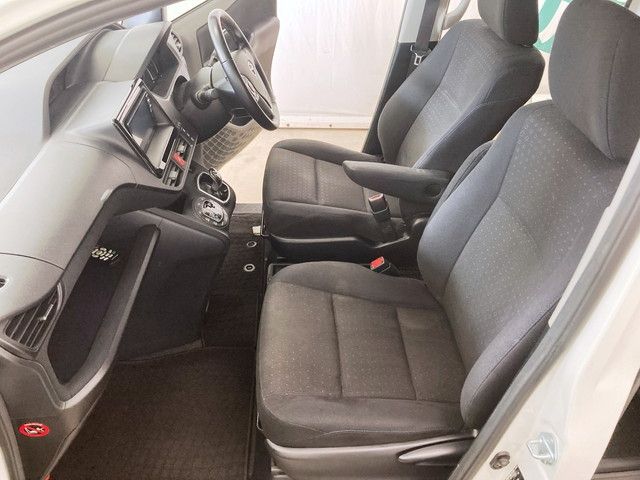 Toyota VOXY HYBRID 2015-06 16680-14
