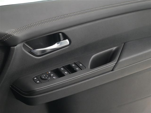 Nissan SERENA 2023-03 11651-5