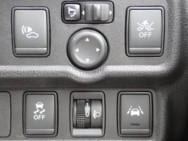 Nissan NOTE 2018-08 20372-8