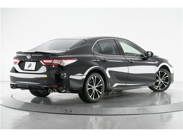 Toyota CAMRY HYBRID 2018-11 181197-1