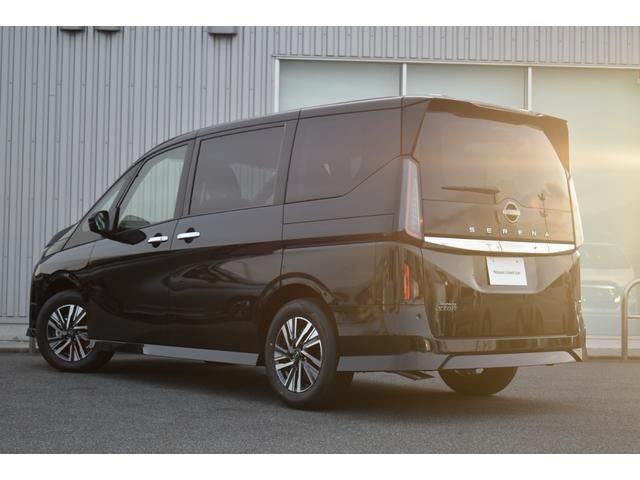 Nissan SERENA 2023-06 5643-29