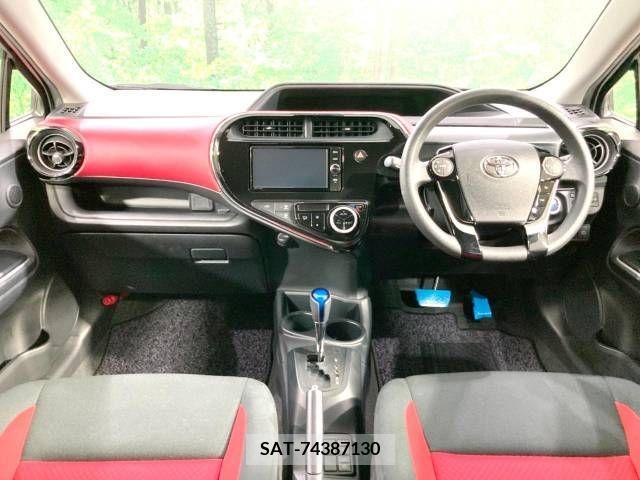 Toyota AQUA 2017-12 260385-1