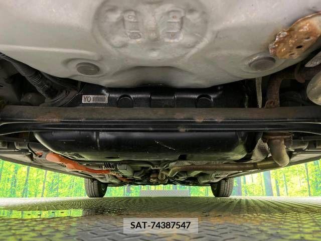 Toyota AQUA 2013-03 385376-19