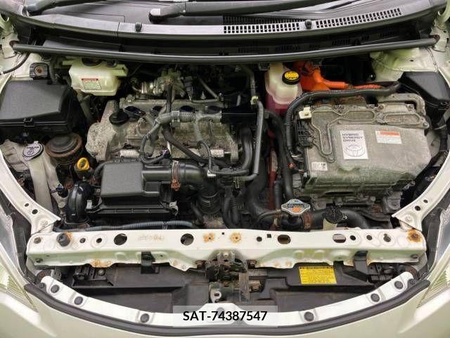 Toyota AQUA 2013-03 385376-18