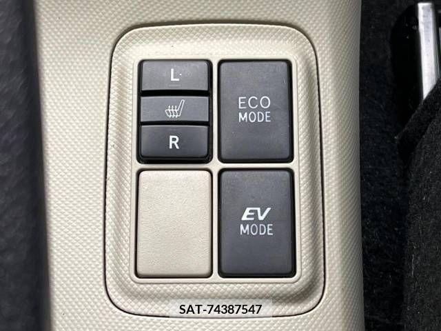 Toyota AQUA 2013-03 385376-7