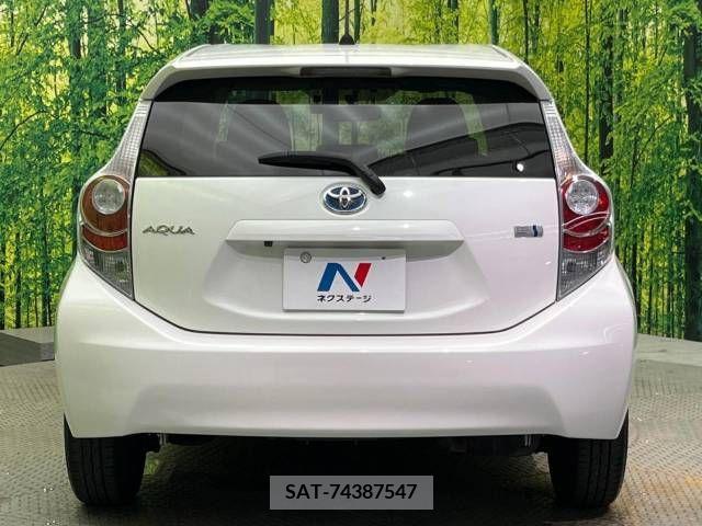 Toyota AQUA 2013-03 385376-15