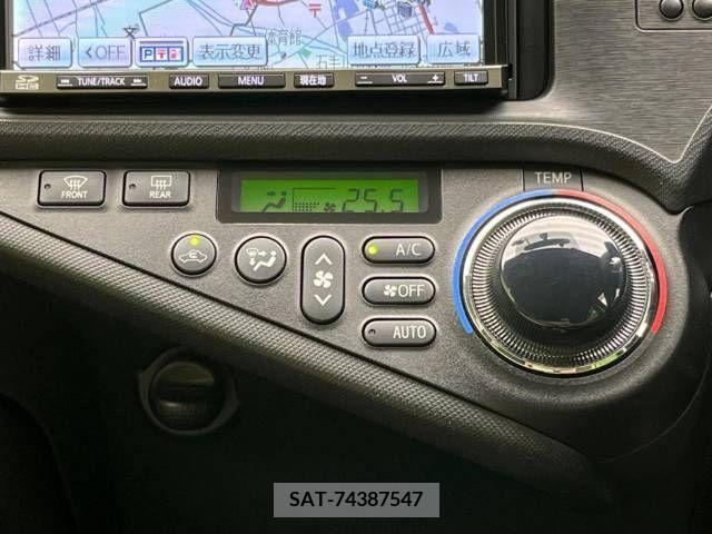 Toyota AQUA 2013-03 385376-6