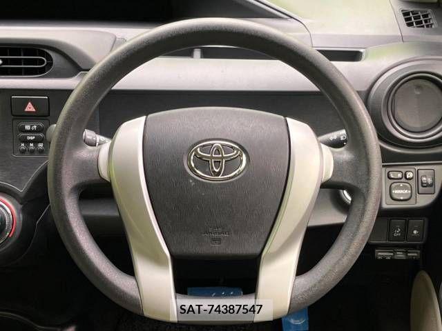 Toyota AQUA 2013-03 385376-11