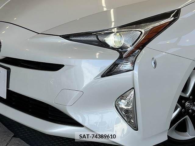 Toyota PRIUS 2016-02 211907-9