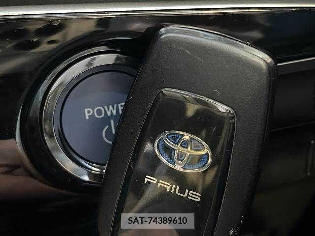 Toyota PRIUS 2016-02 211907-6