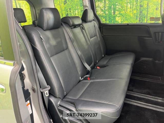 Toyota ESQUIRE 2016-11 321490-9