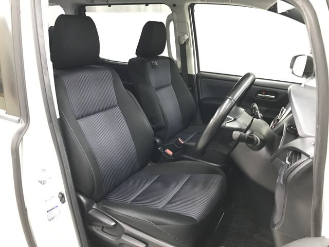 Toyota NOAH 2014-08 189100-5