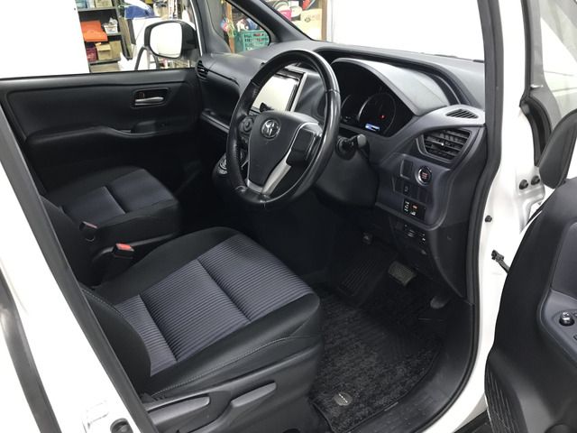 Toyota NOAH 2014-08 189100-6
