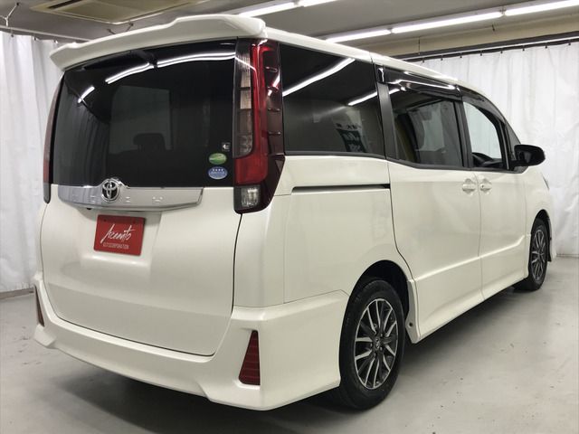 Toyota NOAH 2014-08 189100-4