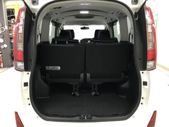 Toyota NOAH 2014-08 189100-17