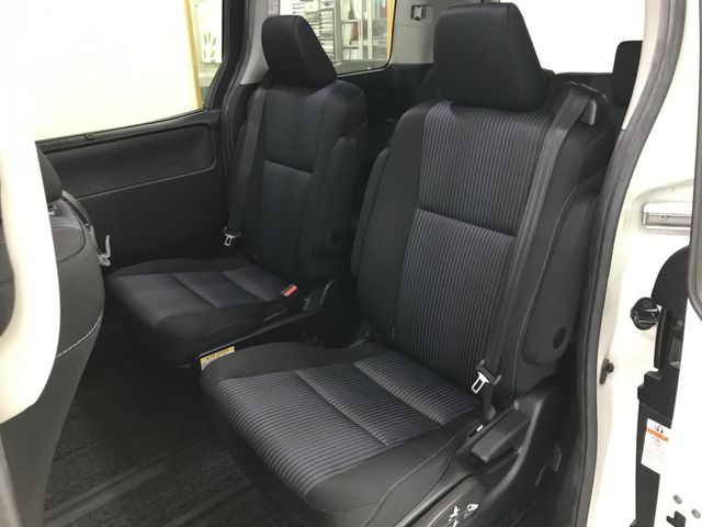 Toyota NOAH 2014-08 189100-15